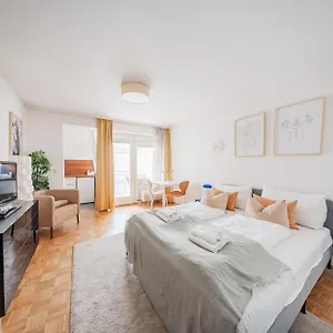 Apartamento Next To Karlskirche, Viena